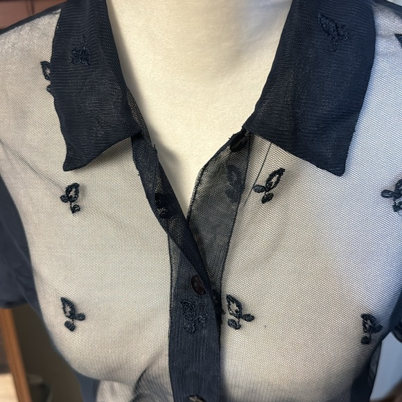Victoria Holley Sheer Navy blue adorned with embroidery. Button down front - Picture 6 of 6